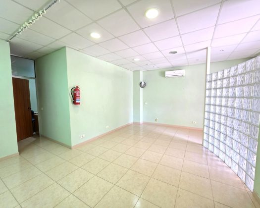 Venta Local comercial en C/ Pere Gil 8