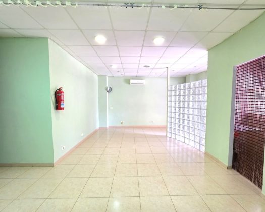 Venta Local comercial en C/ Pere Gil 8