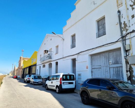 Venta Local comercial en C/ d’Ana Nebot López 38